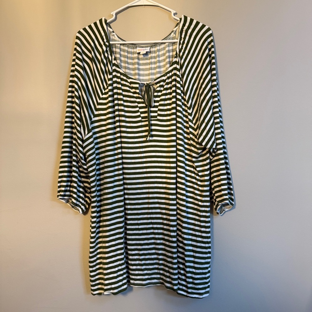 LuLaRoe Green and White Checkered Top